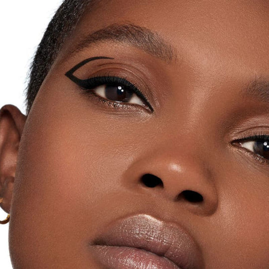 guerlain-noir-g-grafic-eyeliner-01