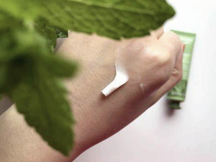 biotherm-bath-therapy-invig-hand-cr-30m