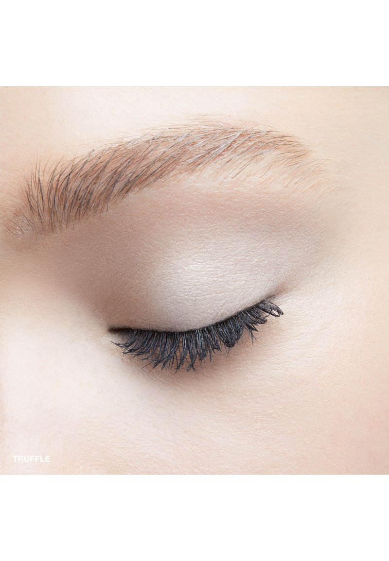 bobbi-b-long-w-cr-shad-stick-truffle