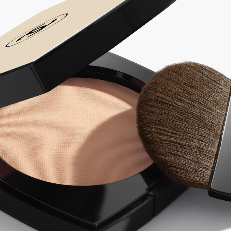 chanel-les-beiges-h-gl-sheer-powder-b10