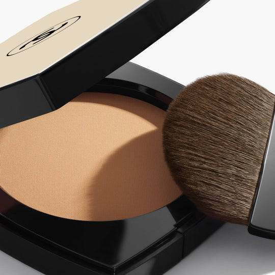 chanel-les-beiges-h-gl-sheer-powder-b40