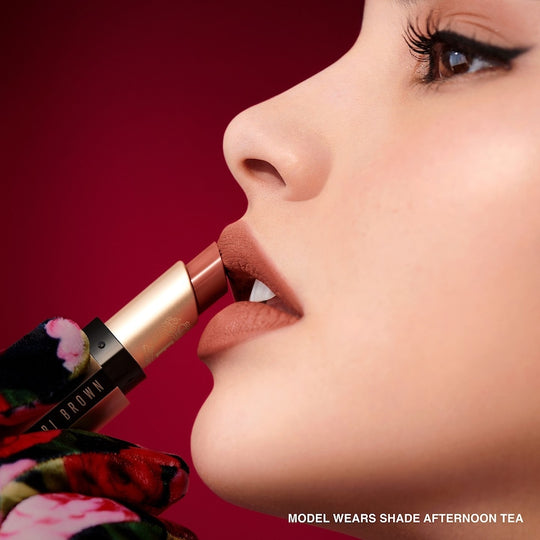 bobbi-b-luxe-matte-lipstick-827