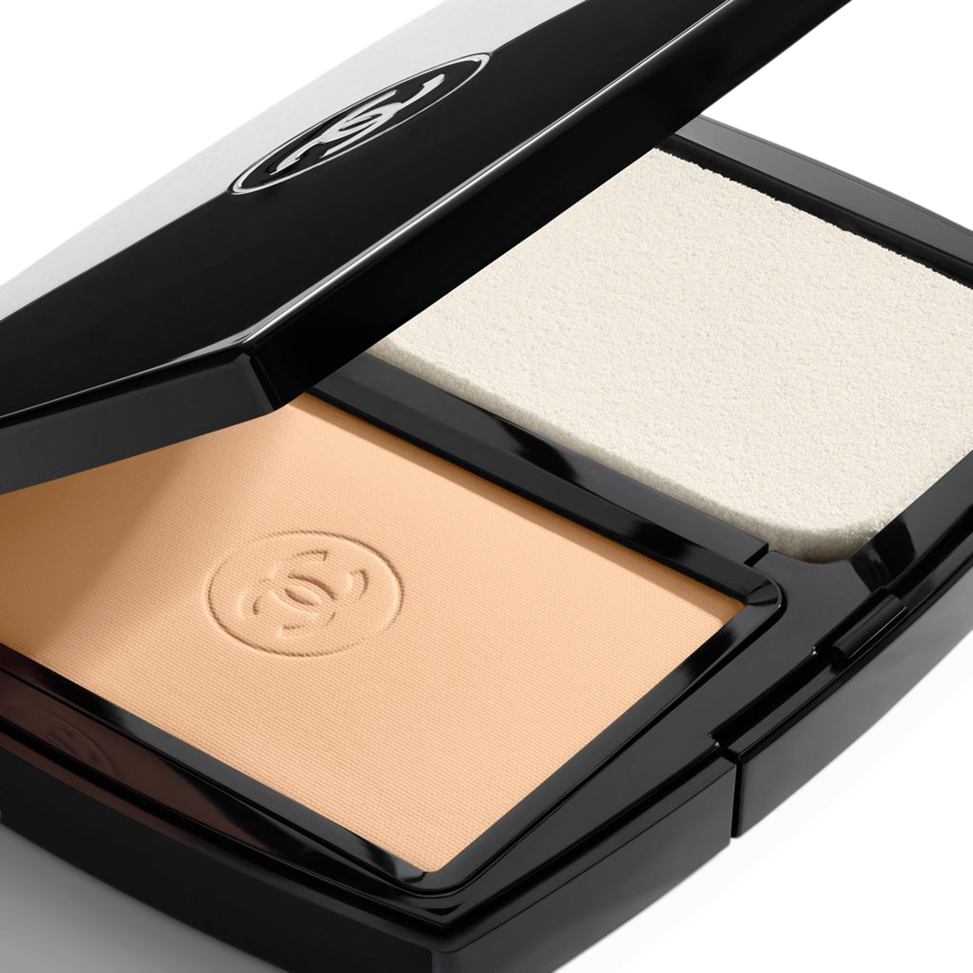 Chanel Ultra Le Teint Compact Ref B20