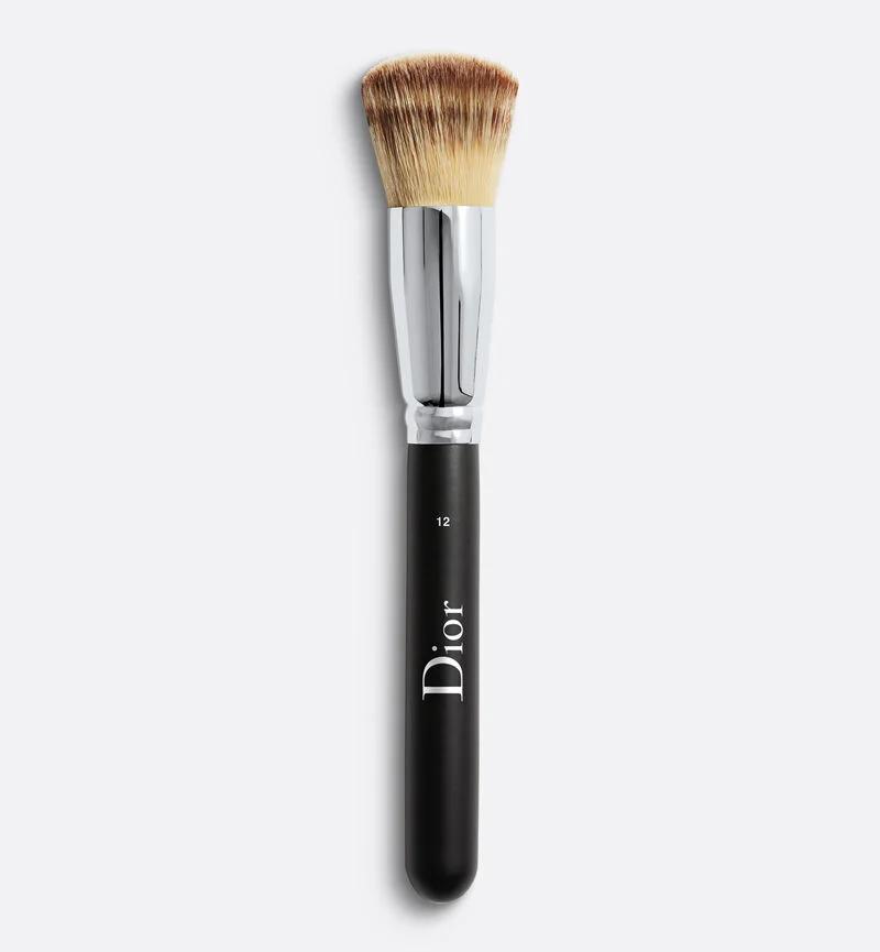 dior-backstage-pinceau-fond-fluide-n-12
