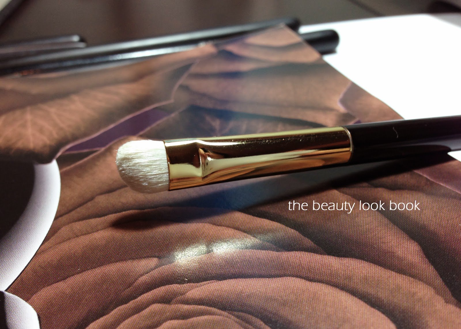 tom-ford-eye-shadow-cont-brush-12