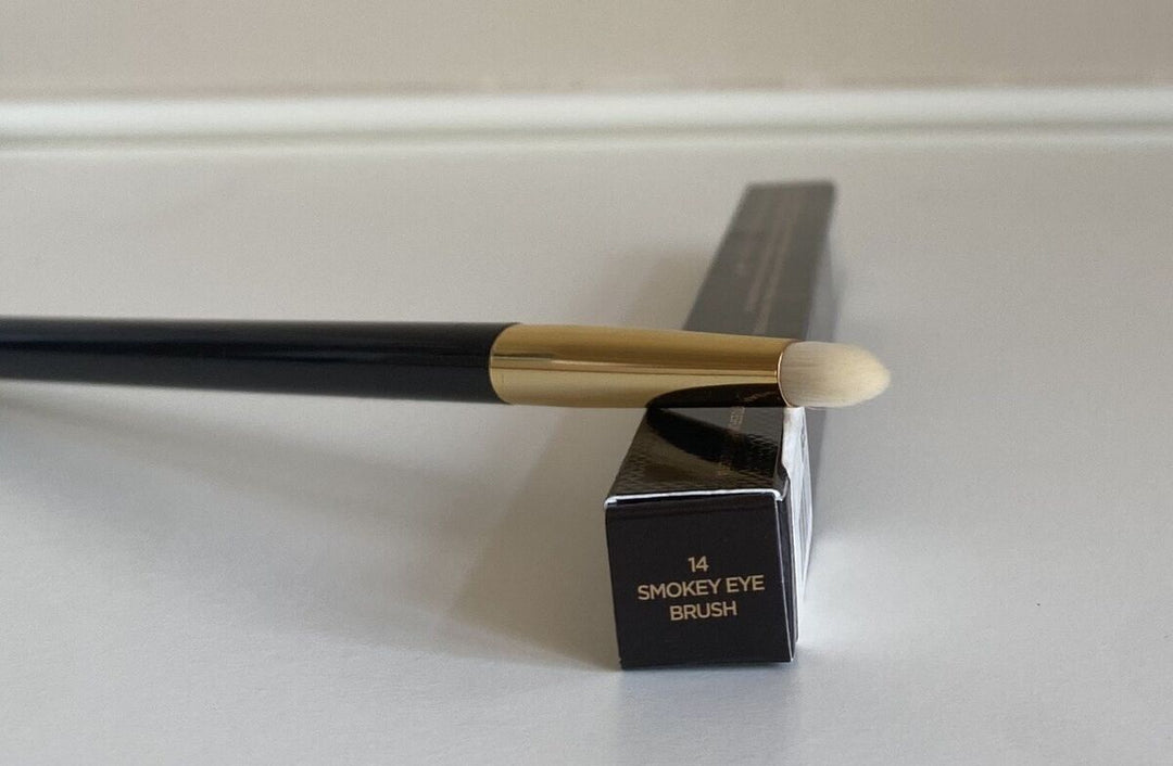 tom-ford-smokey-eye-brush-14